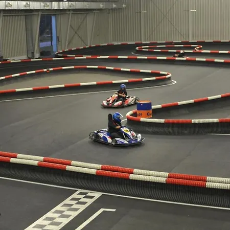 ホテル Silver & Gokart Center