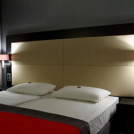 Silver & Gokart Center Hotel
